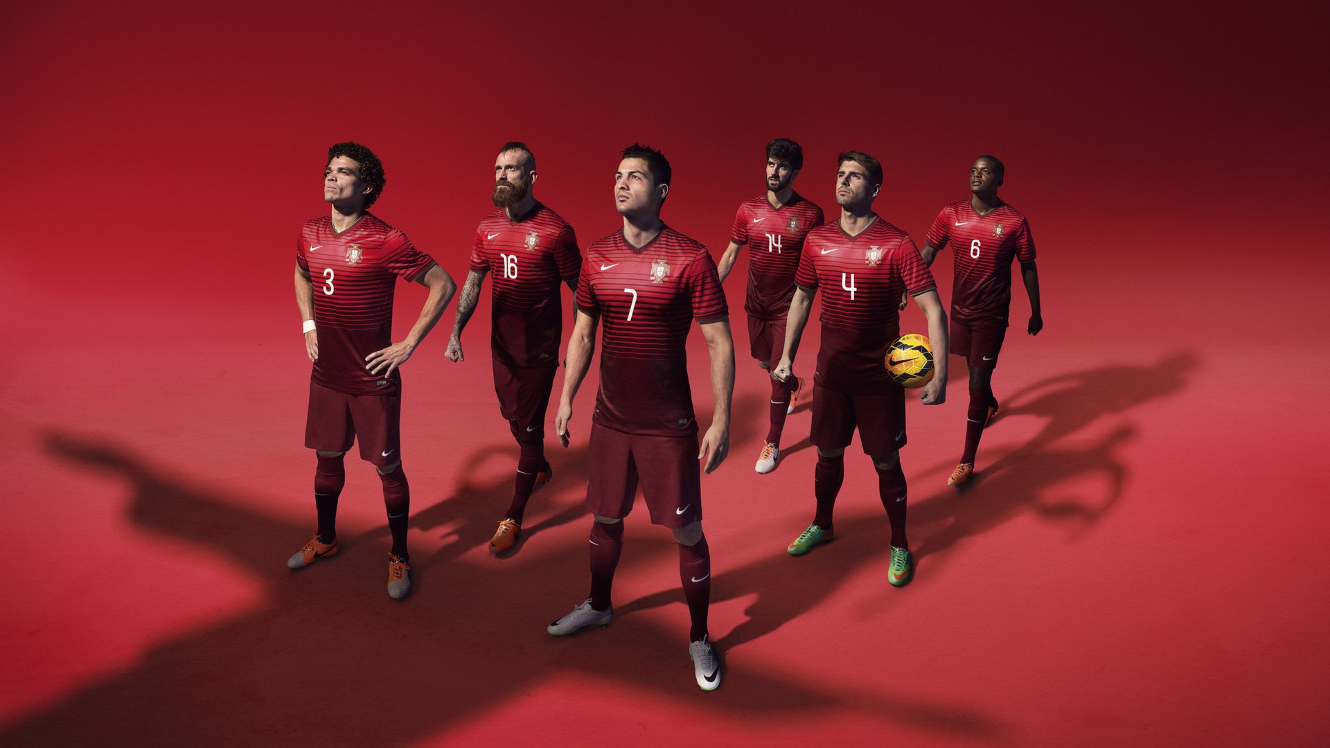 皇马对阵拜仁慕尼黑,比赛激烈胜负难定!,皇马对拜仁4比0