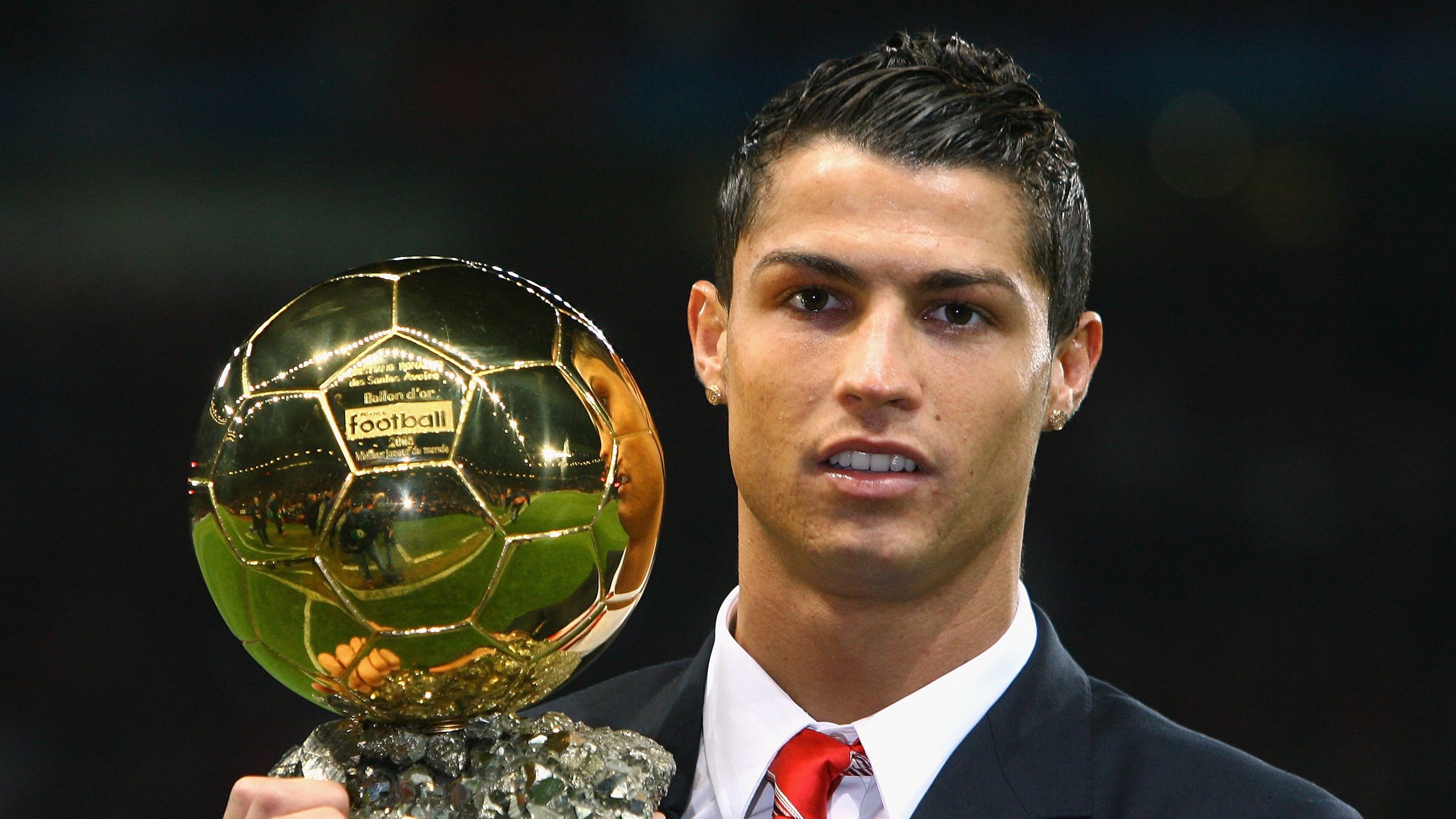 星空体育app-中国足球产业链“链条”延伸，产业融合速度提档升级，中国足球产业规模